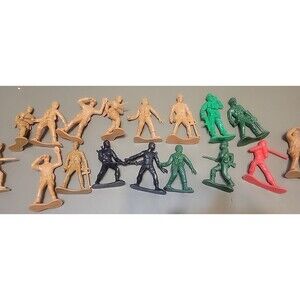 Nice mixed lot Greenbrier International Inc  4 inch Plastic Army Men Soldiers